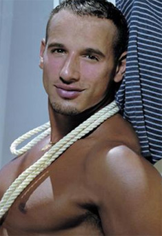 Quentin ex Alliage en show nu sur un site gay