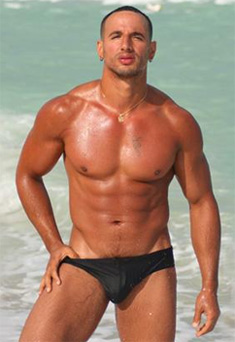 Quentin ex Alliage en show nu sur un site gay